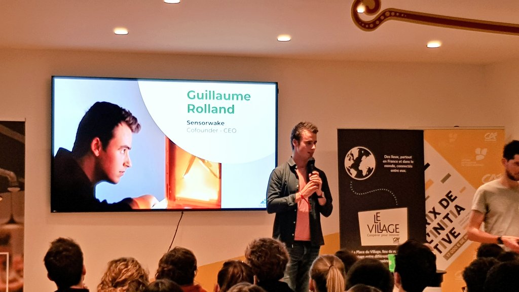 DelpheF's tweet photo. [#SWAngers #IoT J1-20h16] On écoute le témoignage de @GuiguiRolland 22 ans, bricoleur, inventeur et CEO de #sensorwake 
➡️ https://t.co/hMwrH1r5rL 
#ConnectedWeek https://t.co/8dnCZxZJah