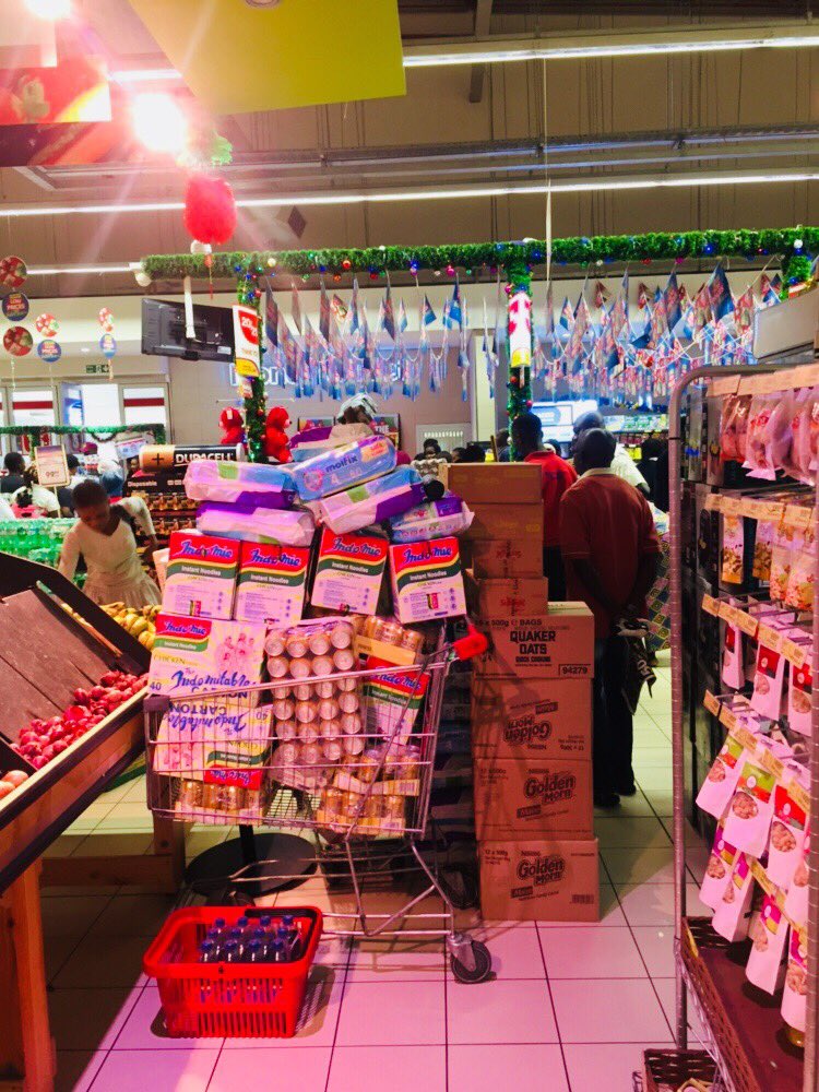 tomisuave's tweet photo. Wipe out the products on all the stands I repeat wipe out all the products 😂😂 #ShopriteBlackFriday https://t.co/cS0NMNTvF5
