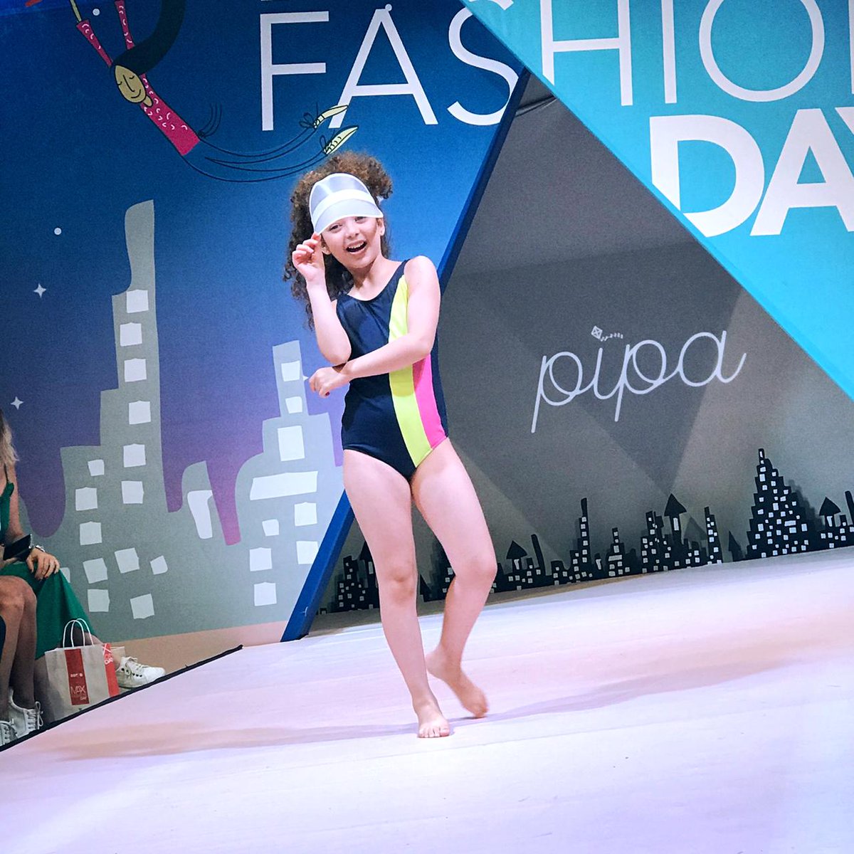 maxfamaoficial's tweet photo. Ă moda praia que vocĂȘs querem? EntĂŁo toma! đâ±
#MaxFashionDay #FeiraĂpera #MaxFama #MyAgency #Desfile #TendĂȘncias #Lançamentos #OutonoInverno #Modelos #Models #AgĂȘnciadeModelos #AgĂȘnciadeModelosInfantil #MelhorCastingdoBrasil https://t.co/ylFD5AAemW