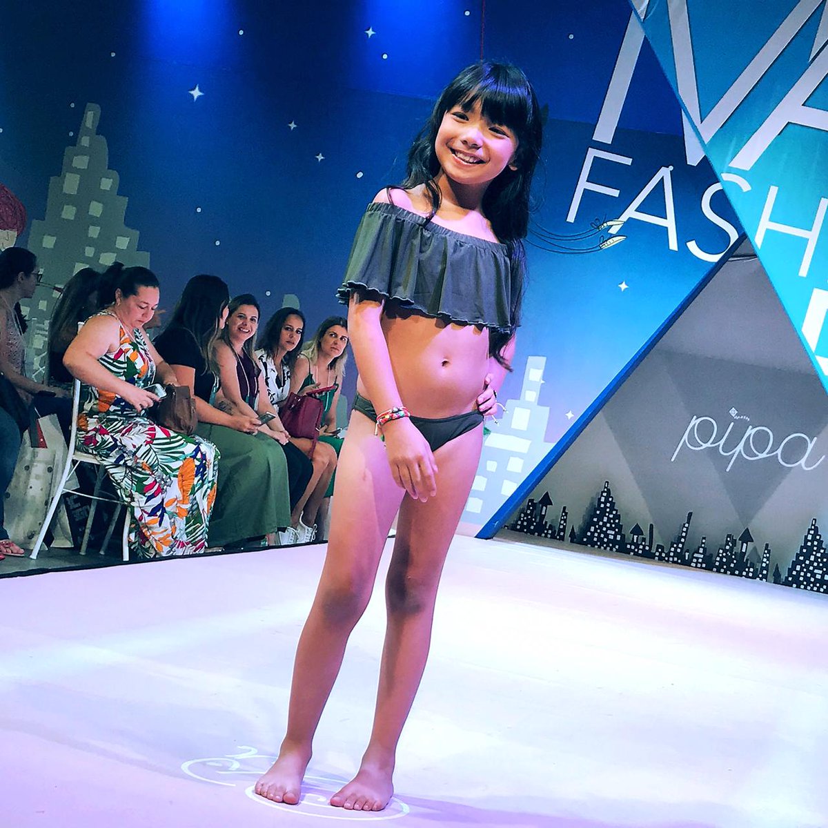 maxfamaoficial's tweet photo. Ă moda praia que vocĂȘs querem? EntĂŁo toma! đâ±
#MaxFashionDay #FeiraĂpera #MaxFama #MyAgency #Desfile #TendĂȘncias #Lançamentos #OutonoInverno #Modelos #Models #AgĂȘnciadeModelos #AgĂȘnciadeModelosInfantil #MelhorCastingdoBrasil https://t.co/ylFD5AAemW