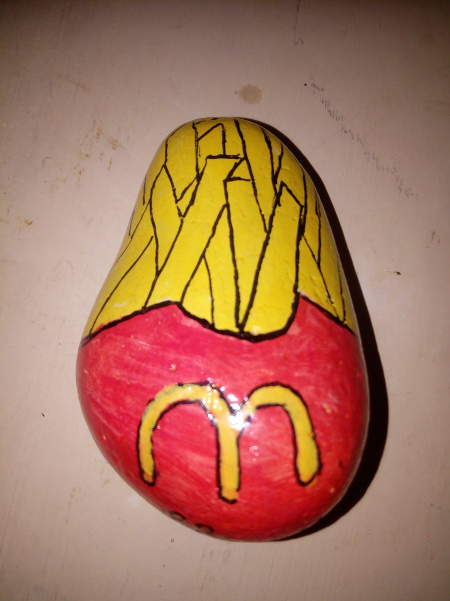 1066Times's tweet photo. Almost good enough to eat! #paintedrock #BattleRock found this evening. The perfect subject for the shape 😋🍟 #goldenarches #maccyd https://t.co/EsOmtC0rsk
