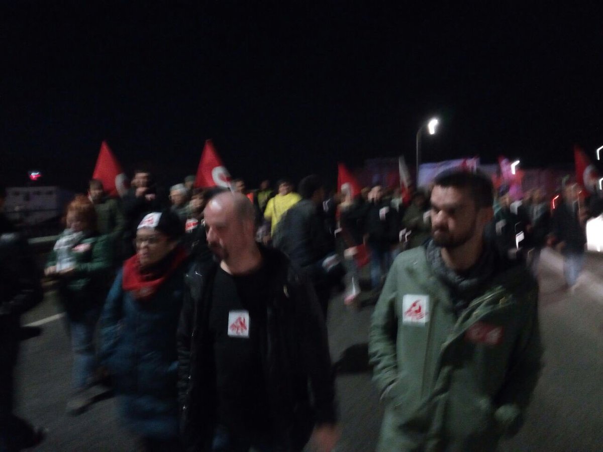 IU_Madrid's tweet photo. 📦Multitudinaria manifestación #RodeaAmazon en la #HuelgaAmazon por los derechos laborales de la plantilla de @AmazonEnLucha. Si nos tocan a una, nos tocan a todas #BoicotAmazon✊️ https://t.co/6C11uttYRY