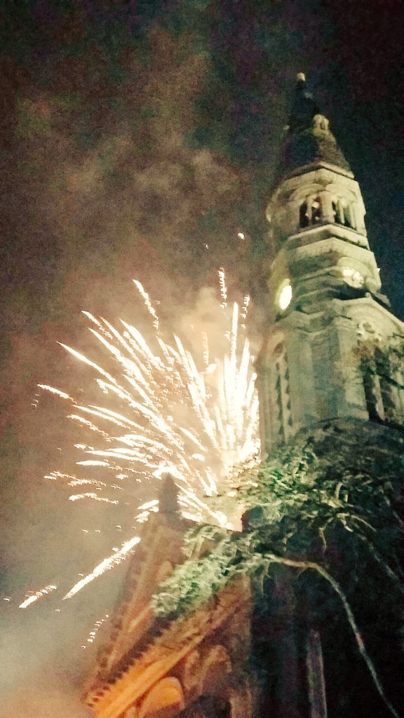 amybrooksamy's tweet photo. What a wonderful evening at Morristons Christmas light switch on!! Well done @PentrerGraig and all the children who took part in the choir and lantern parade, fantastic effort!! #pgprcommunity #christmas #Christmas2018 🎄🎅⛄🎄 https://t.co/M7zUEj2JIS