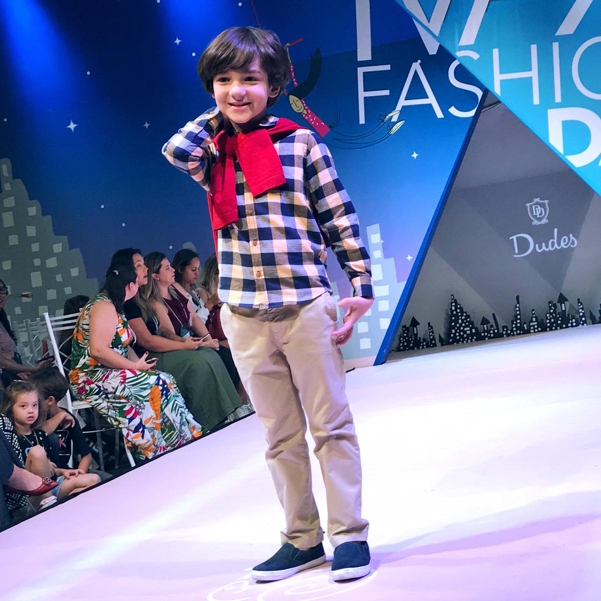 myagencyoficial's tweet image. Muito estilo e atitude para Dudes! 🎉🎊👊🏻

#MaxFashionDay #FeiraÓpera #MaxFama #MyAgency #Desfile #Tendências #Lançamentos #OutonoInverno #Modelos #Models #AgênciadeModelos #AgênciadeModelosInfantil #MelhorCastingdoBrasil