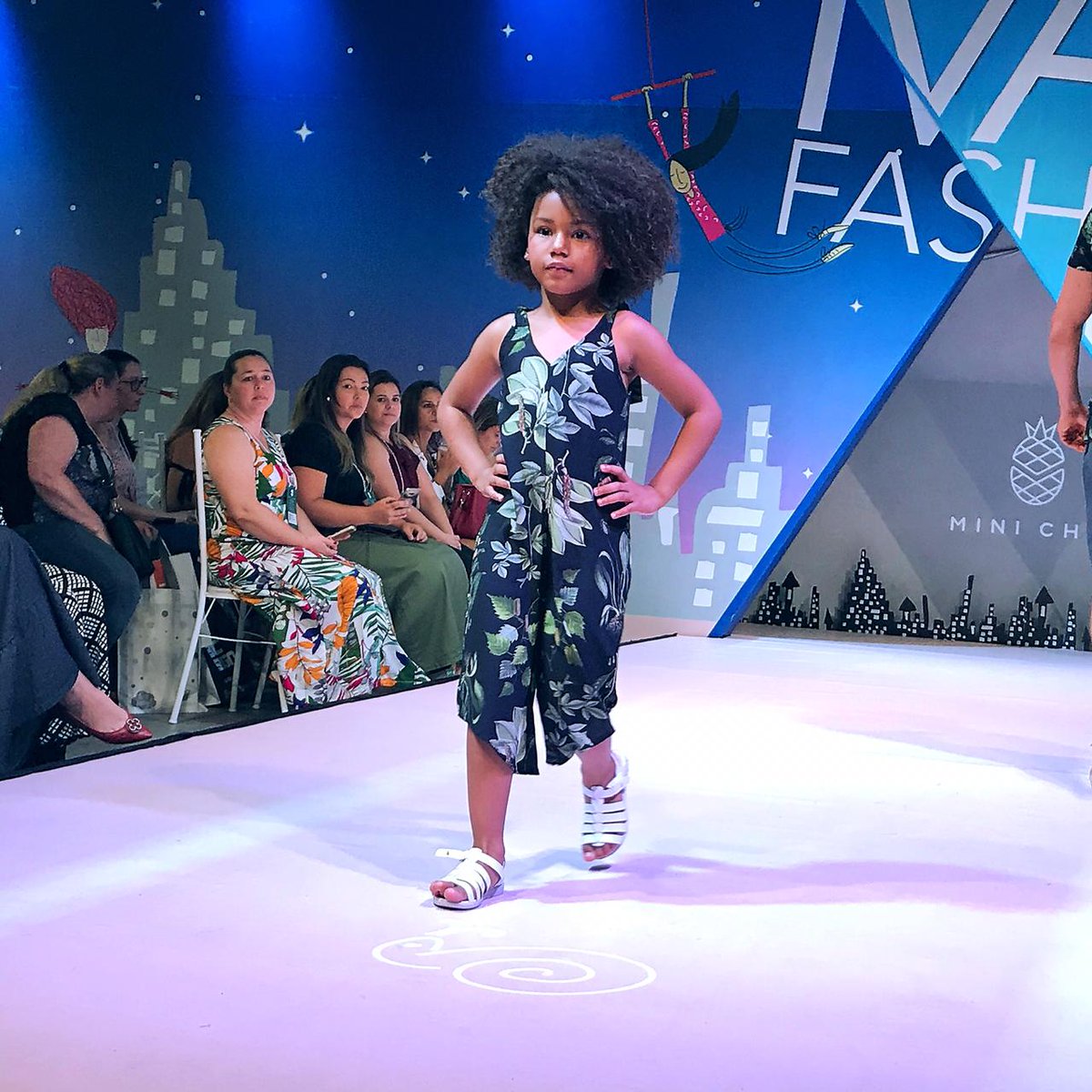 myagencyoficial's tweet image. Os looks da Mini Chic são incríveis 😍😍😍

#MaxFashionDay #FeiraÓpera #MaxFama #MyAgency #Desfile #Tendências #Lançamentos #OutonoInverno #Modelos #Models #AgênciadeModelos #AgênciadeModelosInfantil #MelhorCastingdoBrasil