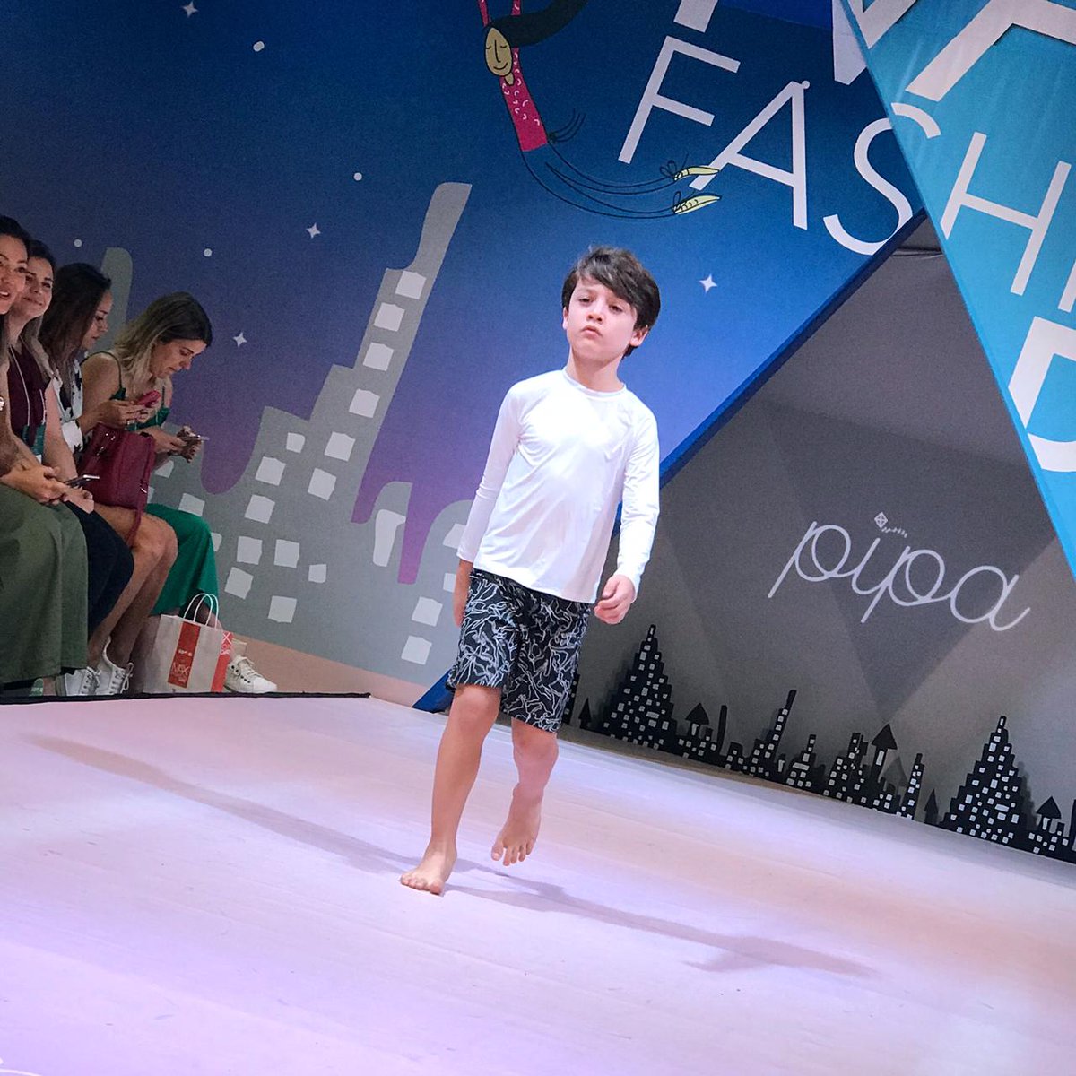 myagencyoficial's tweet image. É moda praia que vocês querem? Então toma! 🌞⛱

#MaxFashionDay #FeiraÓpera #MaxFama #MyAgency #Desfile #Tendências #Lançamentos #OutonoInverno #Modelos #Models #AgênciadeModelos #AgênciadeModelosInfantil #MelhorCastingdoBrasil