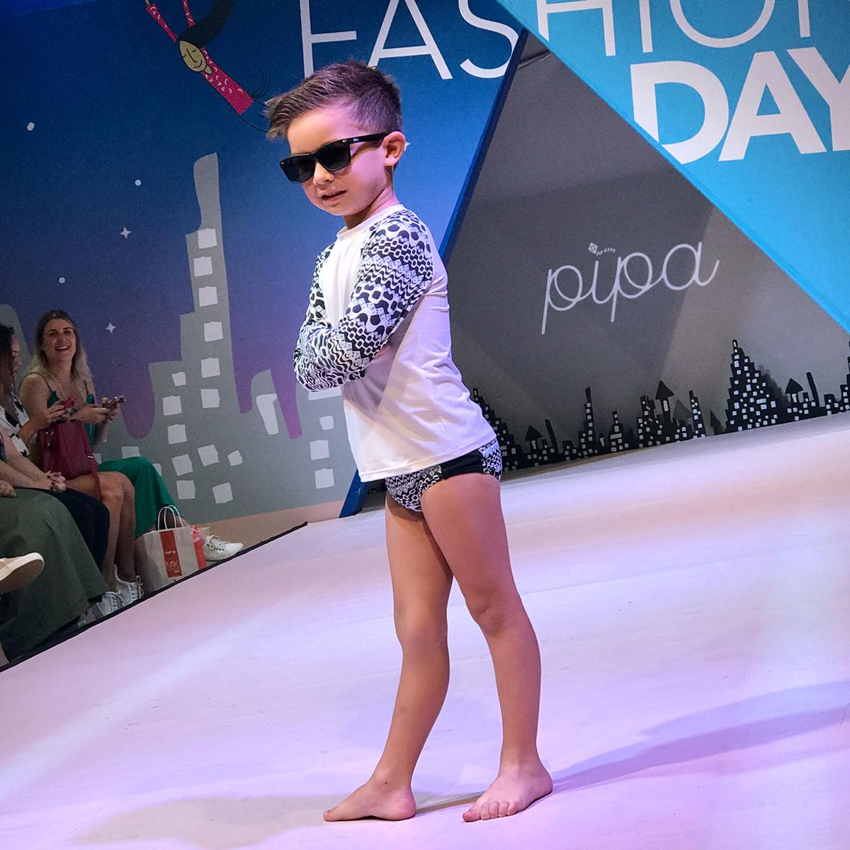 myagencyoficial's tweet image. É moda praia que vocês querem? Então toma! 🌞⛱

#MaxFashionDay #FeiraÓpera #MaxFama #MyAgency #Desfile #Tendências #Lançamentos #OutonoInverno #Modelos #Models #AgênciadeModelos #AgênciadeModelosInfantil #MelhorCastingdoBrasil