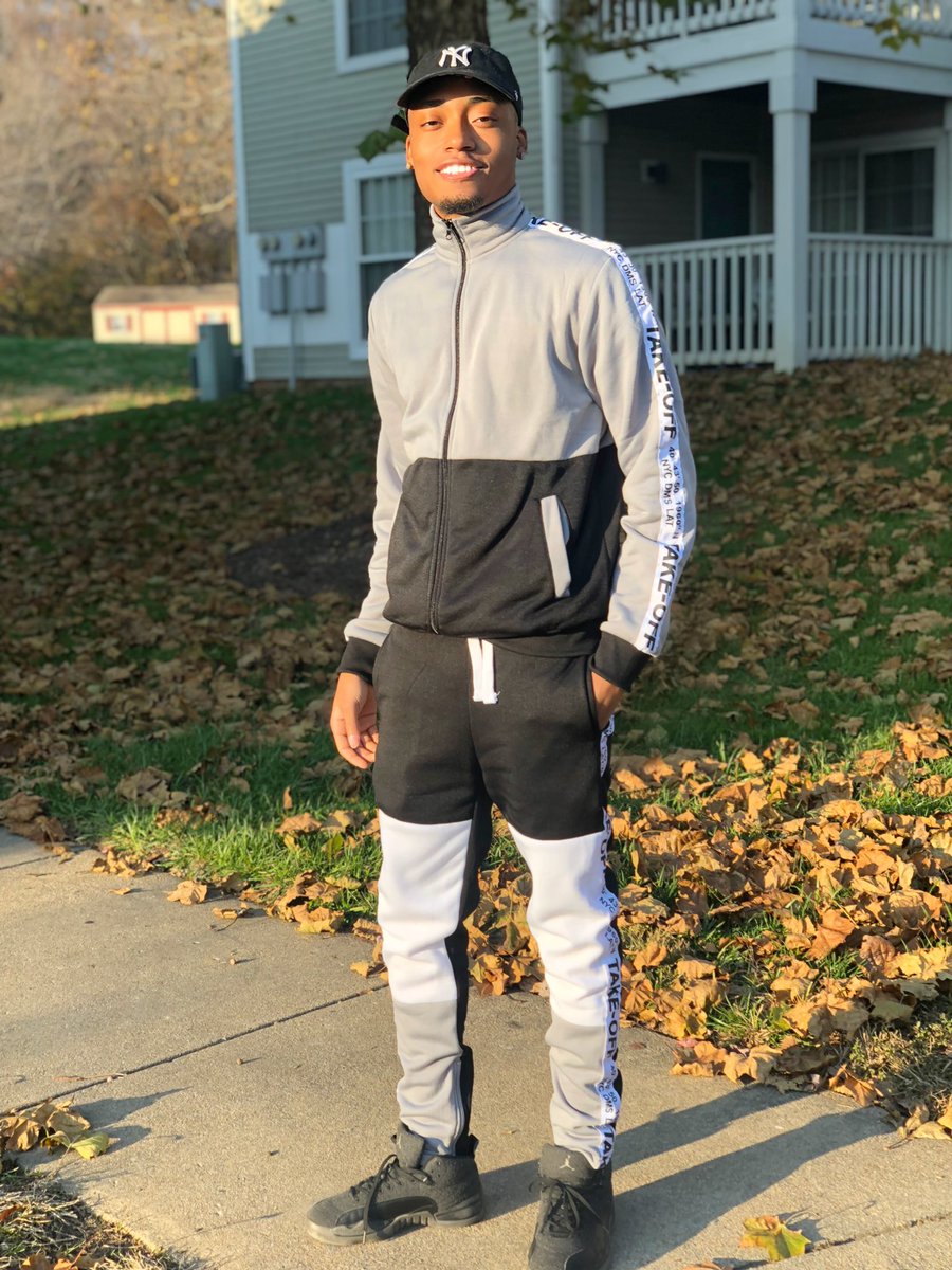 iamrobgii's tweet photo. Sweatsuit Season❄️ https://t.co/GARYRdtefe