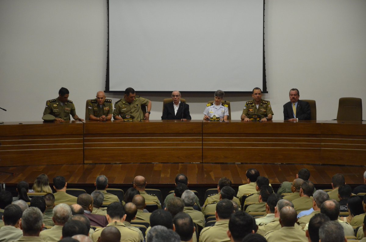 pmpeoficial's tweet photo. BPGD COMEMORA 59º ANIVERSÁRIO

O Batalhão de Polícia de Guardas (BPGD) comemorou, na manhã desta sexta-feira (23), o 59º aniversário da unidade. O evento foi no auditório do Tribunal de Contas, localizado na Rua da Aurora.

#Solenidade #Militar #Aniversário #PMPE #BPGd https://t.co/cBGkBqjCgz