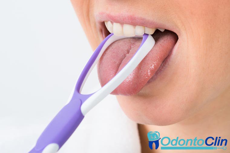 odontoclinCL's tweet photo. Lograr una correcta higiene bucal pasa también por limpiar bien la lengua y ayudar a prevenir la aparición de halitosis. La higiene lingual permite eliminar el cubrimiento lingual y mejora la capacidad del sentido del gusto. 
Visita a tu dentista para mas detalles https://t.co/2cThdzSN3J