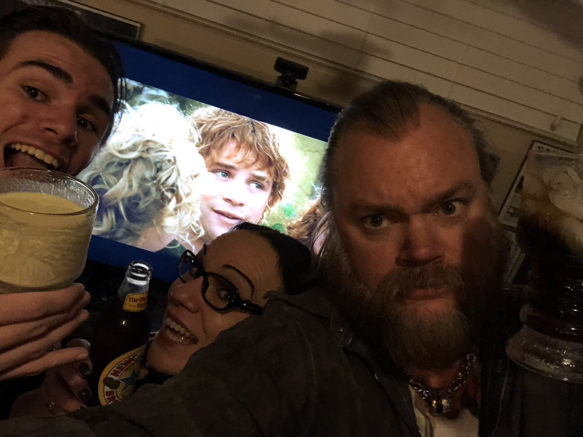 CptJW_Shinbones's tweet photo. Made it to the end!
Thanksgiving #LordoftheRings Marathon!
#WellimBack https://t.co/QGfrAPz9jg