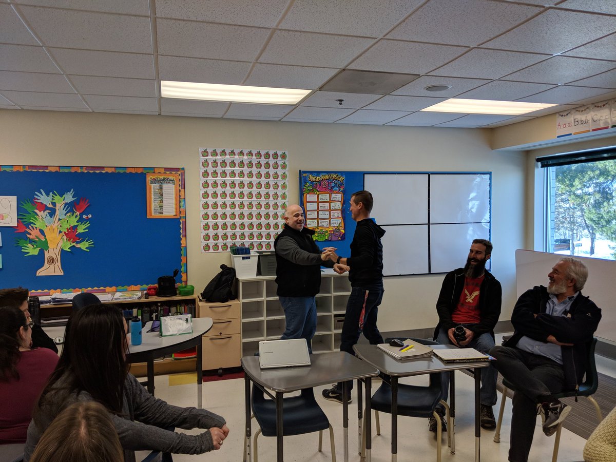 Les équipes travaillent par cycle en numératie et partage le tout à l'aide d'un Pecha Kucha! #collabCEPEO  @Ottawacepeo