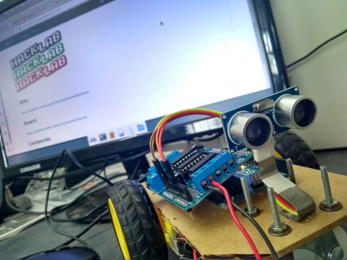 cambacoop's tweet photo. Ya estamos a full trabajado en el #hacklabunq Algunxs pensando la próxima actividad con autitos; otrxs desarrollando para proyectos de clientes y generando vínculos en el territorio #arduino #autito #trabajamosynosdivertimos #código #cambacoop #cambacode #development https://t.co/fCiQD6eNCR