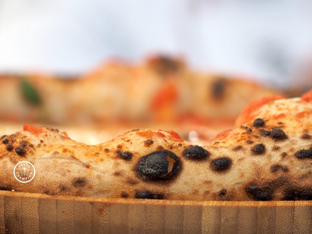 PestoChampion's tweet photo. 😋 Enjoying a slice or two of #pizza at @EPPSHOW💥
.
#eppshow18 #London #Foodie #Foodblogger #PestoChampion #food #Foodporn #pizzaporn #pizzatime #ItalianFood #food #Love #Blog #UK #FoodBlog #Yum #Happy #Dinner #cheese #pizzatime #FridayFeeling #HappyFriday #baking #London https://t.co/2MzR9p1vul