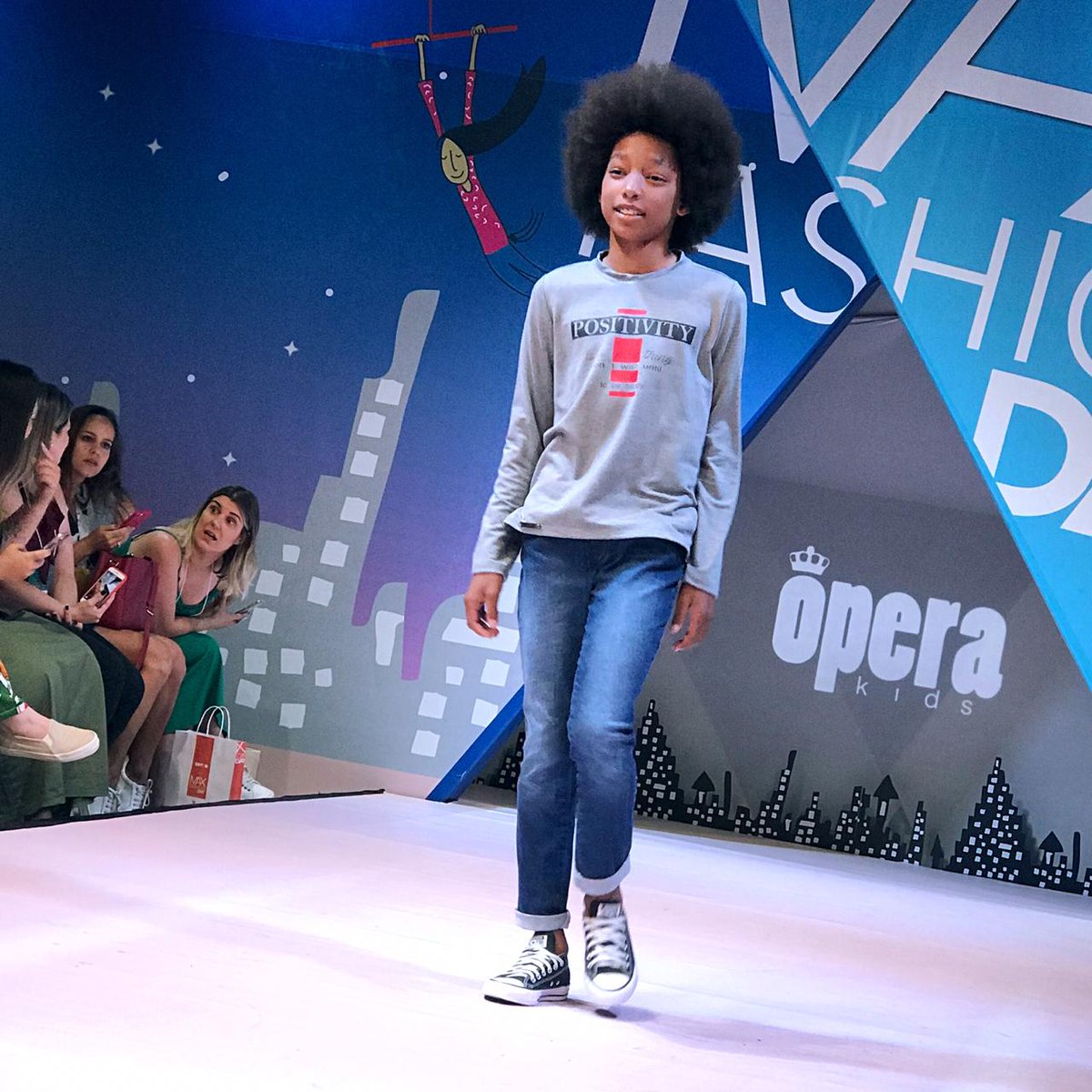 tessmodelskids's tweet image. Para encerrar o desfile das 15h, temos a @operakids! E eles arrasaram, como sempre ❤

#MaxFashionDay #FeiraÓpera #MaxFama #TessModelsKids #Desfile #Tendências #Lançamentos #OutonoInverno #Modelos #Models #AgênciadeModelos #AgênciadeModelosInfantil #MelhorCastingdoBrasil