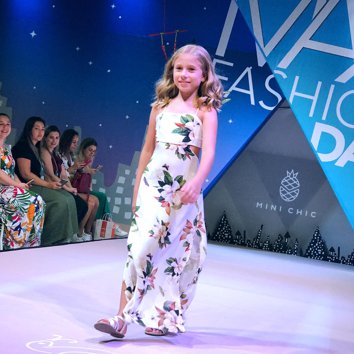 SNTVKids's tweet image. Os looks da @useminichic são incríveis 😍😍😍

#MaxFashionDay #FeiraÓpera #MaxFama #MyAgency #Desfile #Tendências #Lançamentos #OutonoInverno #Modelos #Models #AgênciadeModelos #AgênciadeModelosInfantil #MelhorCastingdoBrasil