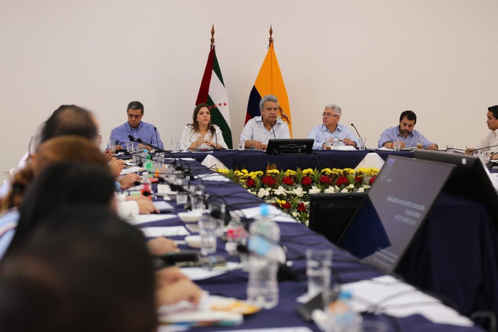 marialevicuna's tweet photo. En el #GabinetePedernales junto con el Presidente @Lenin evaluamos las diferentes acciones que como #ElGobiernoDeTodos hemos emprendido a escala nacional, siempre pensando en cumplir los grandes objetivos nacionales. https://t.co/mdsbVbvaH7