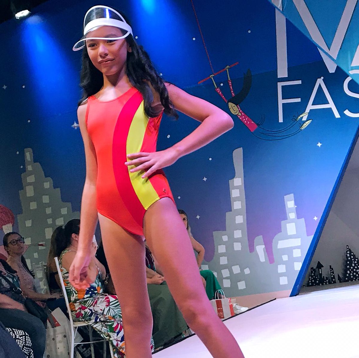 SNTVKids's tweet image. É moda praia que vocês querem? Então toma! 🌞⛱

#MaxFashionDay #FeiraÓpera #MaxFama #MyAgency #Desfile #Tendências #Lançamentos #OutonoInverno #Modelos #Models #AgênciadeModelos #AgênciadeModelosInfantil #MelhorCastingdoBrasil