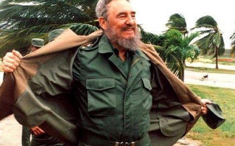 #PorSiempreFidel  Recordamos hoy a un hombre verdaderamente excepcional , al que el enemigo jamás logró vencer