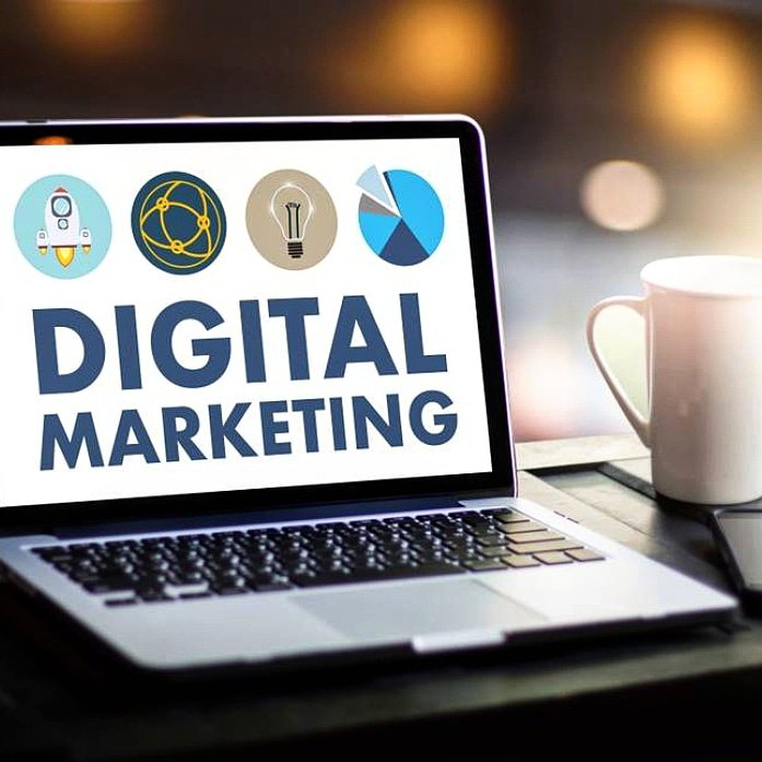 EliteMarketingC's tweet photo. All the attention is on social media platforms these days and it's important for a business to take advantage of it. The best thing about it is that you can specifically target people according to their interests and can track results. 
#marketing #digitalmarketing #socialmedia https://t.co/753uURDt6l