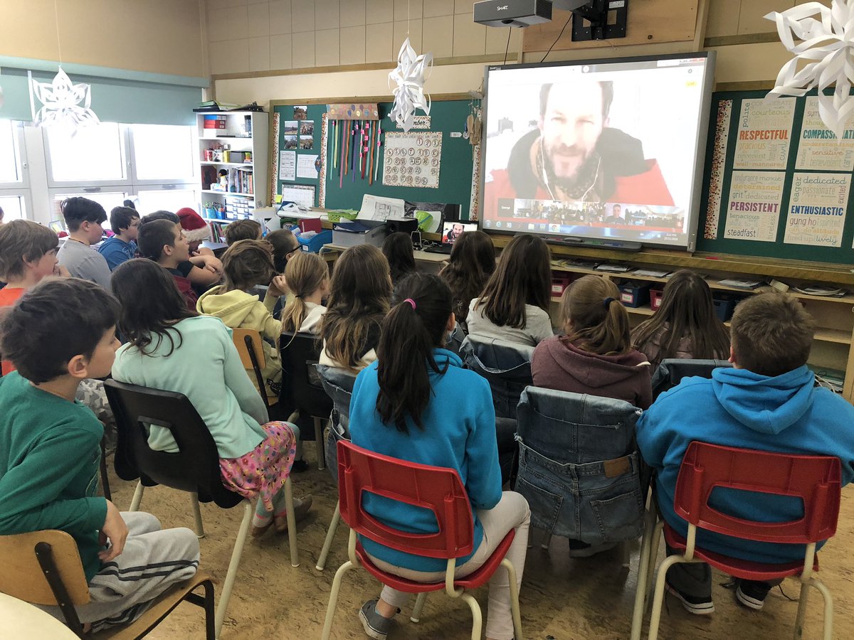 Thanks @EBTSOYP for a fantastic hangout with @georgekourounis in Antarctica! Happy the weather cooperated. @NatGeoEducation @OneOceanExp #ExplorerClassroom