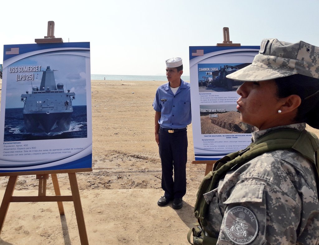 naval_peru's tweet image. #MGPAhora⚓ Instantes previos a la conferencia de prensa del Ejercicio Combinado y Multisectorial de respuesta rápida ante desastres naturales. #OlasSolidarias 🌊
#PromesaDuradera 🤝