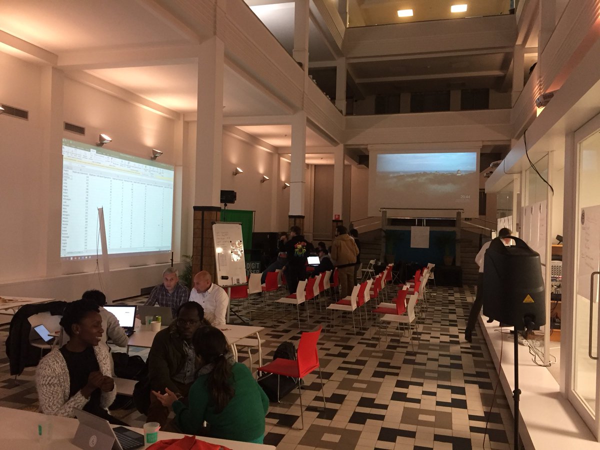 SergeMasyn's tweet photo. 9pm #hivhack teams are now getting up to speed on their projects @JNJGlobalHealth @JanssenEMEA @JanssenBelgium https://t.co/AmDm4cSCjp