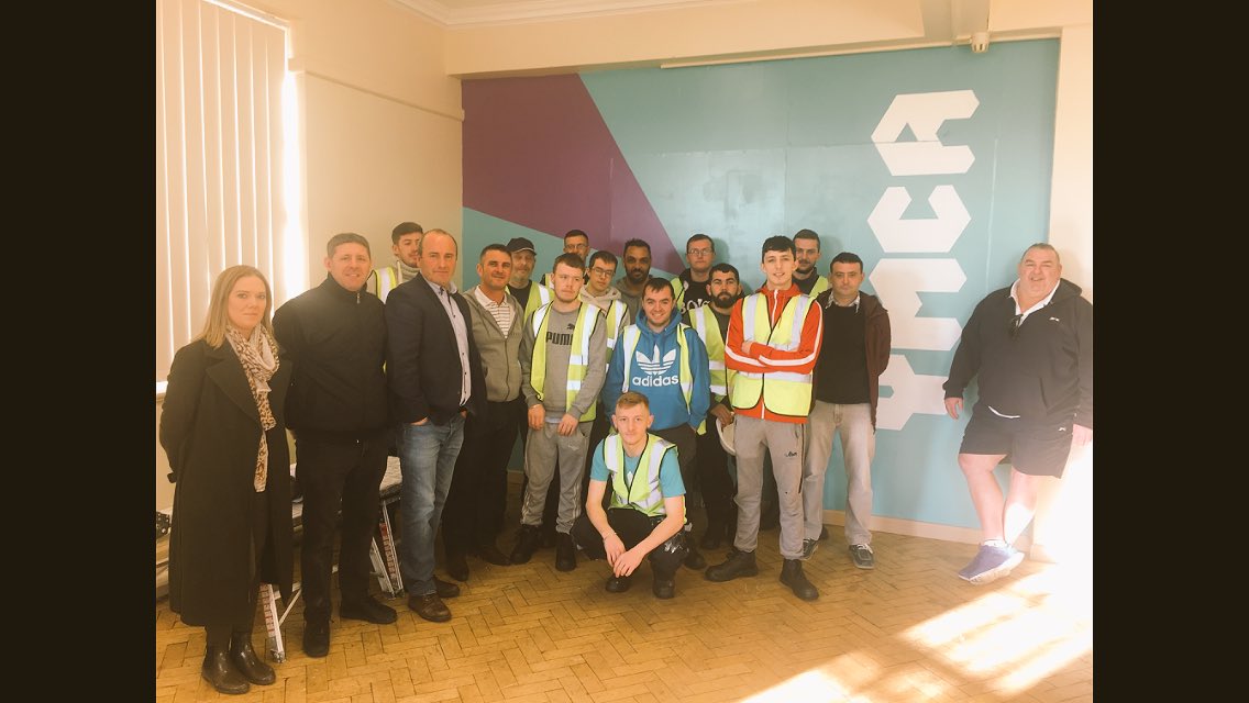 DragonTraining2's tweet photo. Big thank you to @NevilleSouthall for visiting our staff and trainees on our latest pop up #DryLining course in @YMCASwansea advice & guidance greatly appreciated by all. #ProBonoWork #BuildBack @fisorg @FisSkills @NPTCGroup @WynPrichard @CITB_UK @citbwales https://t.co/abGphGTDJG