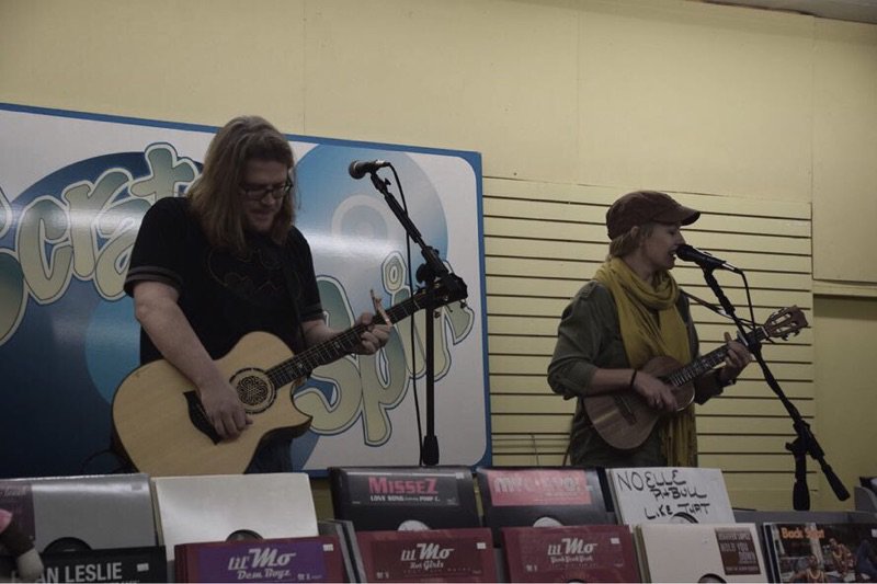 wxry's tweet photo. #BlackFriday #RecordStoreDay featuring #BCVillanova wsg #PrettierThanMatt at #ScratchNSpin π€
Photos by CJ Bailey (π· IG: @ Votika)
#listenlocal #playlocal #shoplocal https://t.co/EjWrVZssaF