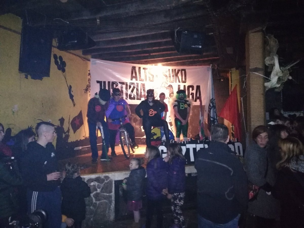 hitzondo's tweet photo. @AltsasukoGA - ren @gaztewood laburmetrai txapelketa dela eta, Altsasuko justizia ligak gaztewood jaialdiaren kontra aukeztu zen gaizkile taldeari erantzun dio.

#Altsasu
#Gaztewood https://t.co/uuWRR83RFm