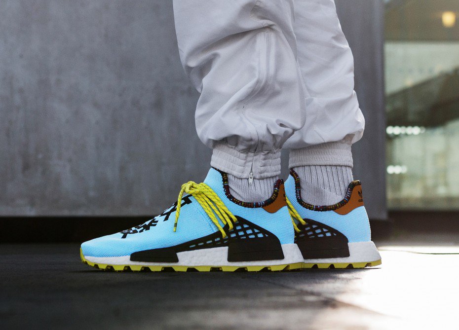 kanye west yeezy boost 700