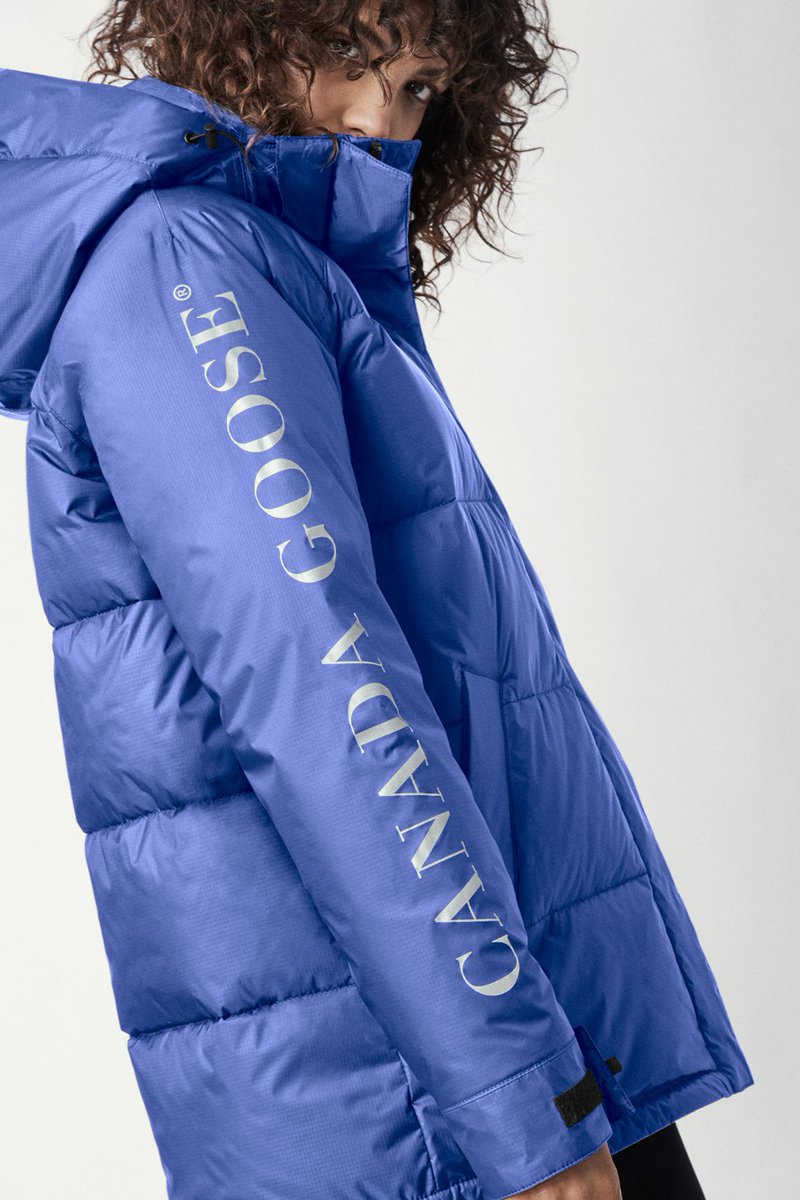 canadagoose's tweet photo. The Approach โ with a two-way adjustable hood, reflective Canada Goose wordmark and TEI 3 to keep you warm in 7 eye-popping colours #Approach18
COLOUR UP with the Approach โ available now: https://t.co/EX4LDoYHAV https://t.co/eL350eHrj4
