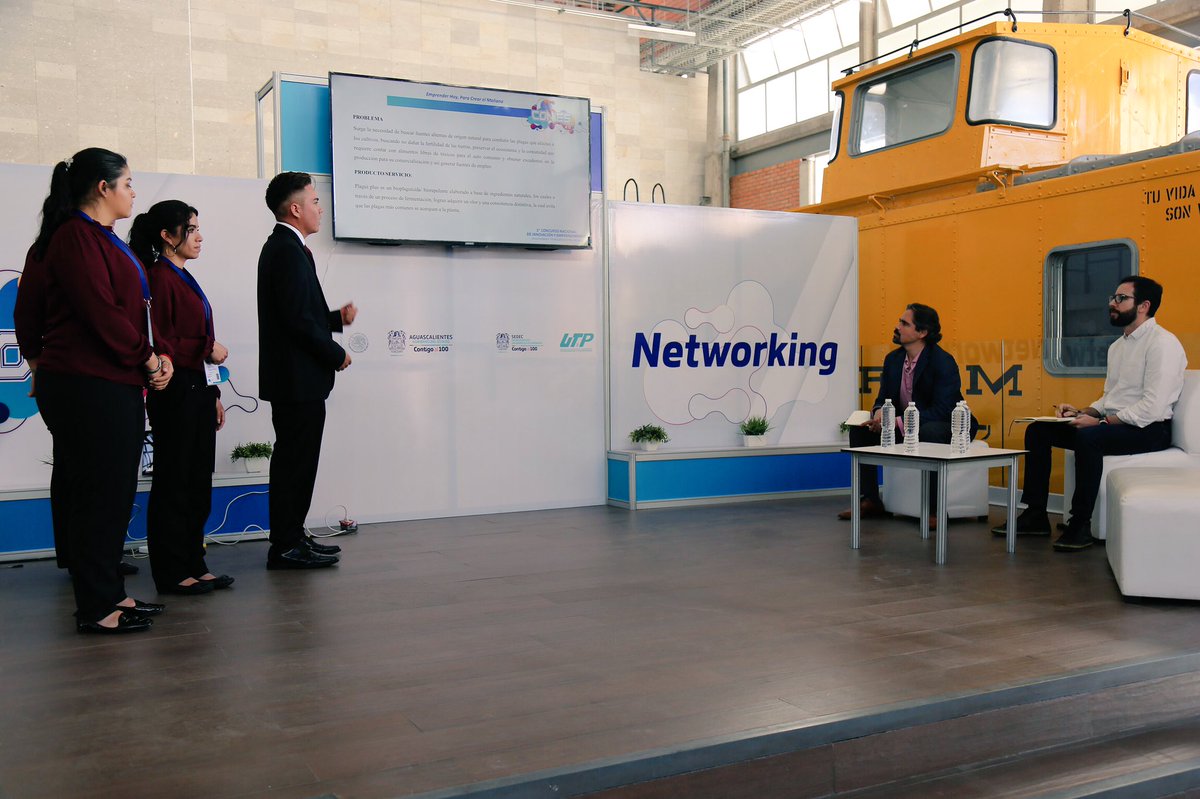 ANUT_Mx's tweet photo. En el Pitch, dentro de #Conies2018, seis equipos presentan sus proyectos a asesores académicos como si lo hicieran ante inversionistas, quienes cuestionan y evalúan los proyectos de cada uno de los participantes. https://t.co/kpSjbUGKXZ