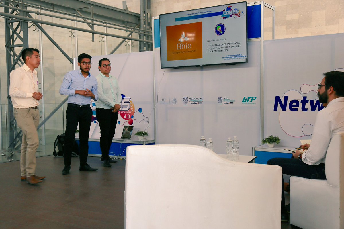 ANUT_Mx's tweet photo. En el Pitch, dentro de #Conies2018, seis equipos presentan sus proyectos a asesores académicos como si lo hicieran ante inversionistas, quienes cuestionan y evalúan los proyectos de cada uno de los participantes. https://t.co/kpSjbUGKXZ