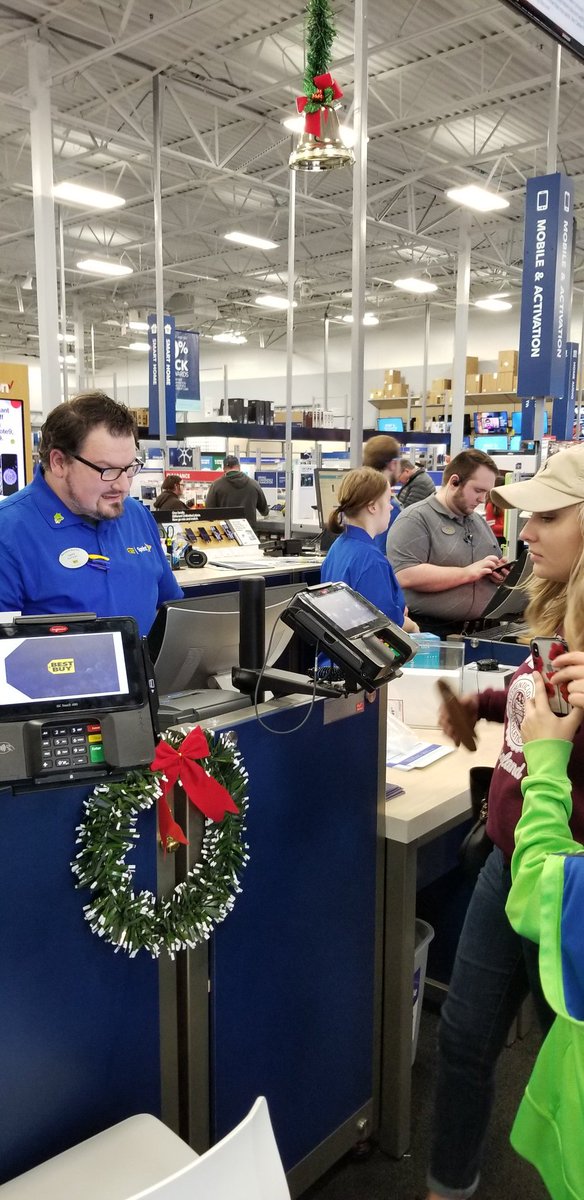 dlowe01's tweet photo. Come see Larry the Sprint expert at Best Buy Owasso for all your Sprint needs!!! #SprintOwnsNR @markjacksonKC5 https://t.co/Kqw2fkNBVR