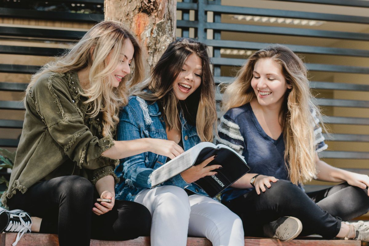 Sabemos que o fim de semestre é puxado, muitas vezes temos que correr contra o tempo ou deixar algumas coisas de lado. Será que isso não nos faz esquecer um pouco aquEle que sempre cuida de nós?
Aproveite o nosso campus para ter um momento só você e Deus.

Feliz sábado! 😊