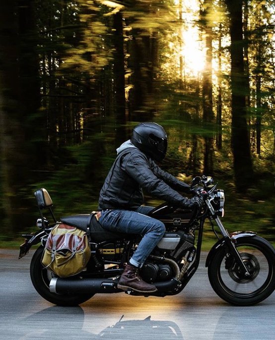 YamahaMotorCa's tweet photo. Braving the cold.
#FanFriday #YamahaRevsYourHeart #Bolt #ConquerRoad
📷: IG @Kyle_Singbeil https://t.co/VupkR5A5YR