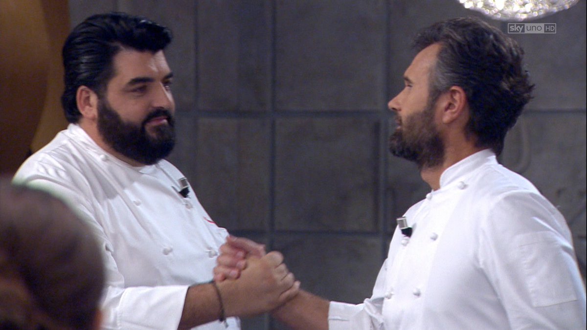 hellskitchenit's tweet photo. “Questo è un lavoro che va amato; se lo ami, ti diverti, se no veramente vi fate male”. Grazie per essere stato con noi, @Antoninochef! 🔥 #HKIta https://t.co/CRPL75Z9by
