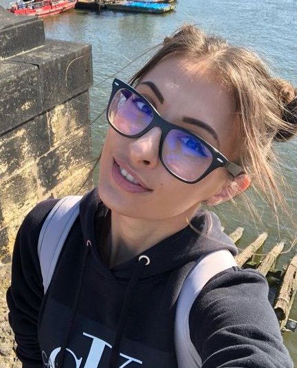 Sexy Pics on Twitter: "Another cute #camgirl, this is #AdrennaLyne and