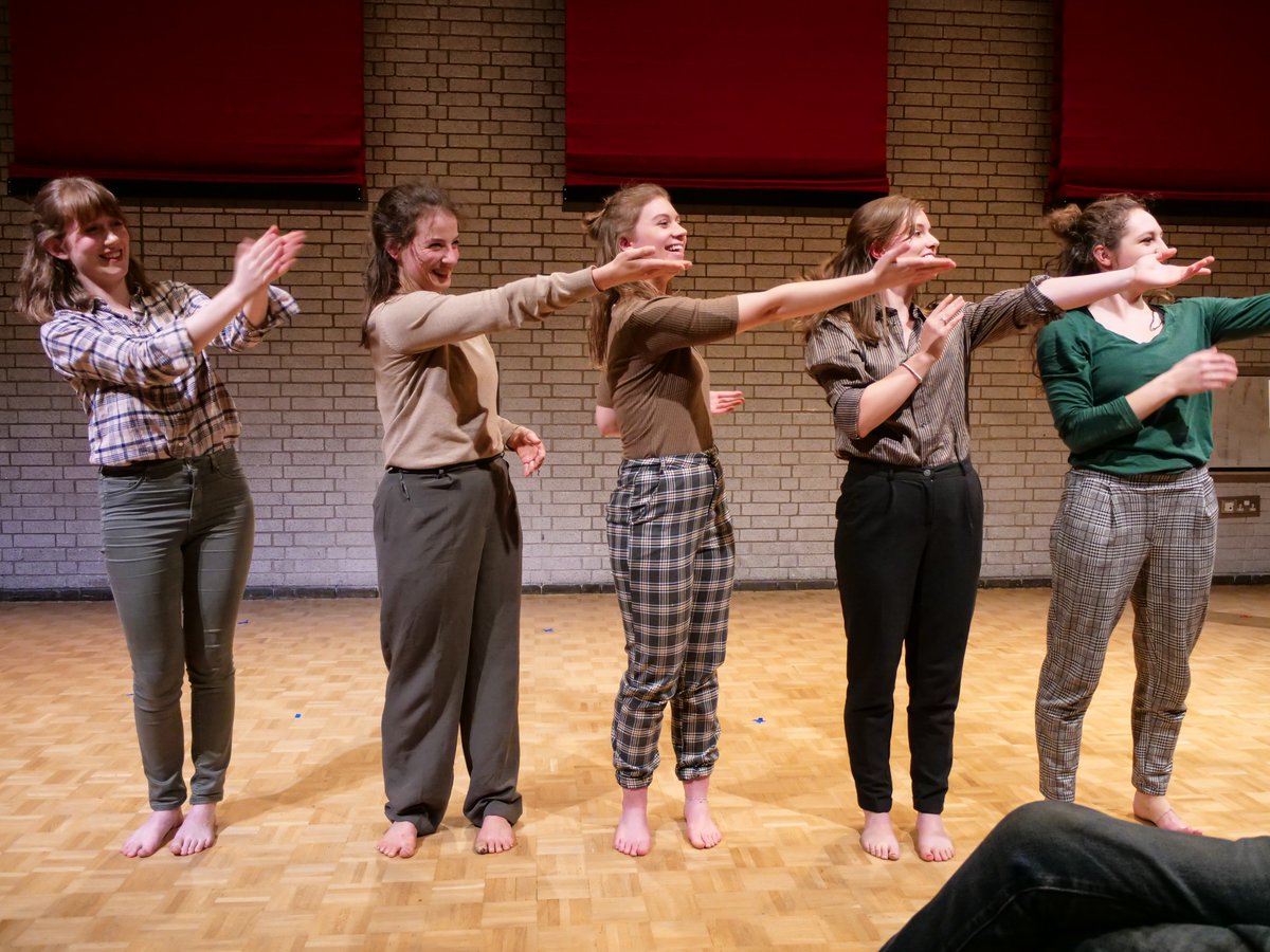Excessive Human Collective performing ‘Defiance’ – a collaborative piece for piano trio and dance at this evening’s Spotlight concert, supported by the RNCM Entrepreneurship Award. #contemporarydance #newmusic #dance #manchester #rncm #dowhatyoulove <a href="/HumanExcessive/">EXCESSIVE.HUMAN.COLLECTIVE</a>