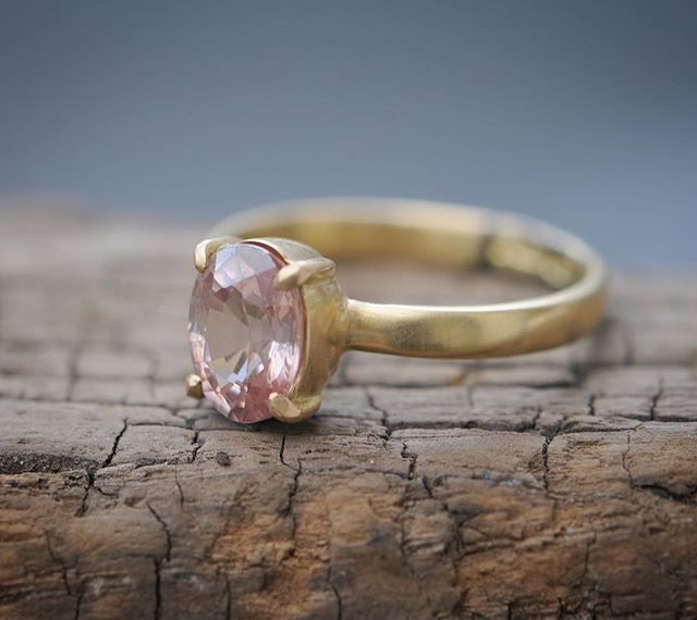 williamwhiteart's tweet photo. Pink zercon and yellow gold.
#zircon #zirconring #pinkstonering #pinkzircon #pinkzirconring #prettyring https://t.co/4ZzkALxJwu https://t.co/Bb1UR0G45a