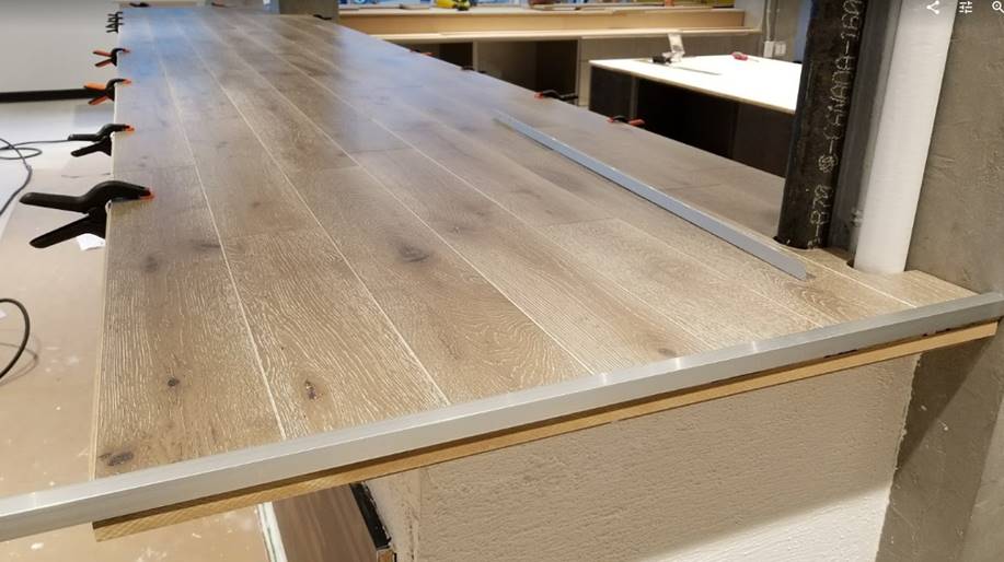 easiklipfloors's tweet photo. Check out what one of our creative Easiklip clients did: they turned our flooring into a table top! Why Not? #DIY #remodeling #interiordesign #hardwood #hardwoodfloor #woodfloor #contractor #flooring #floors #design #easiklip #easyclip https://t.co/JfNFUSXp9Q