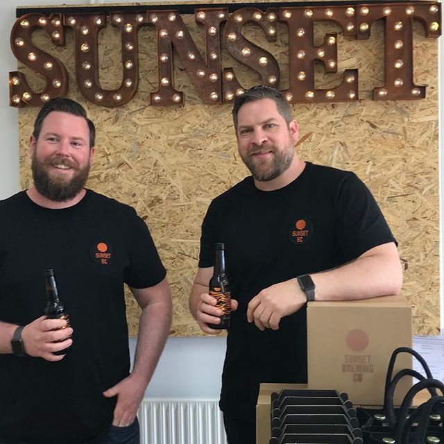 jon_gerrard's tweet photo. @sunsetbrewing are back at @bedruthanhotel for the Christmas Fair this weekend, come and say hi, try our awesome beer or some awesome gin from our friends @tinkture and buy!! #buylocal #cornwall #kernow #kernowfornia #sunsetbrewingco #archipelagoxpa #the… https://t.co/5hTCfDFlzL https://t.co/Ud9RpO62Um