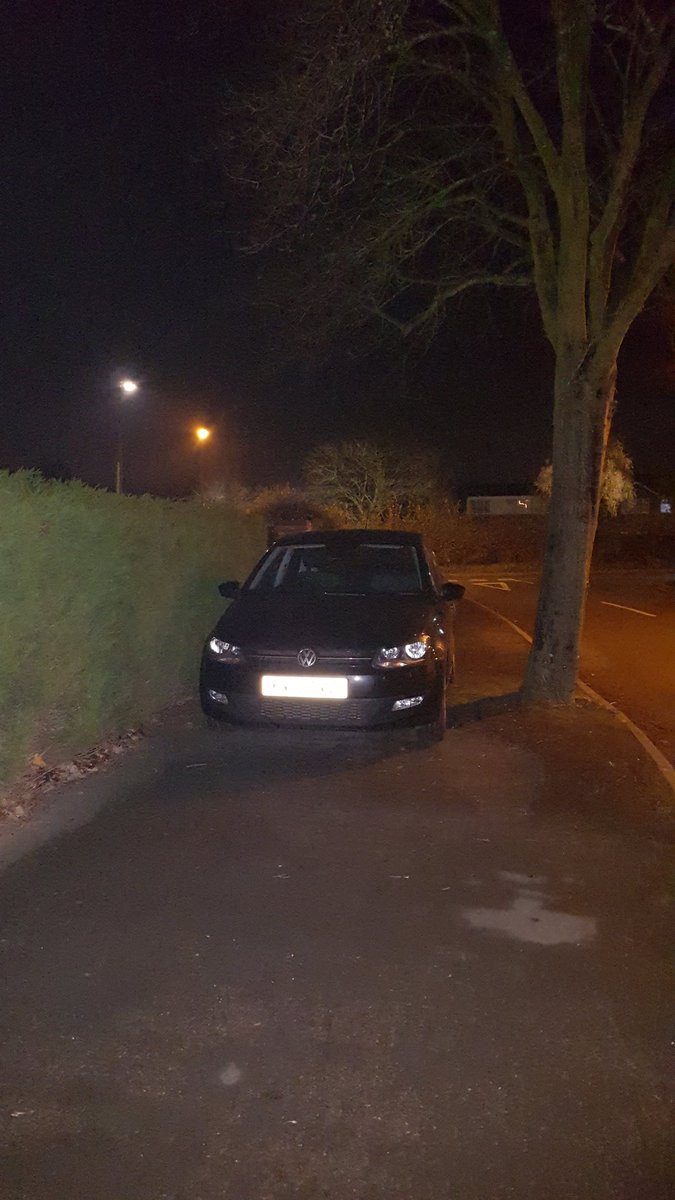 wh05nes's tweet photo. #ParkitRight lets hope no wheelchair users or pushchairs want to get by https://t.co/iBz8IL6SyW