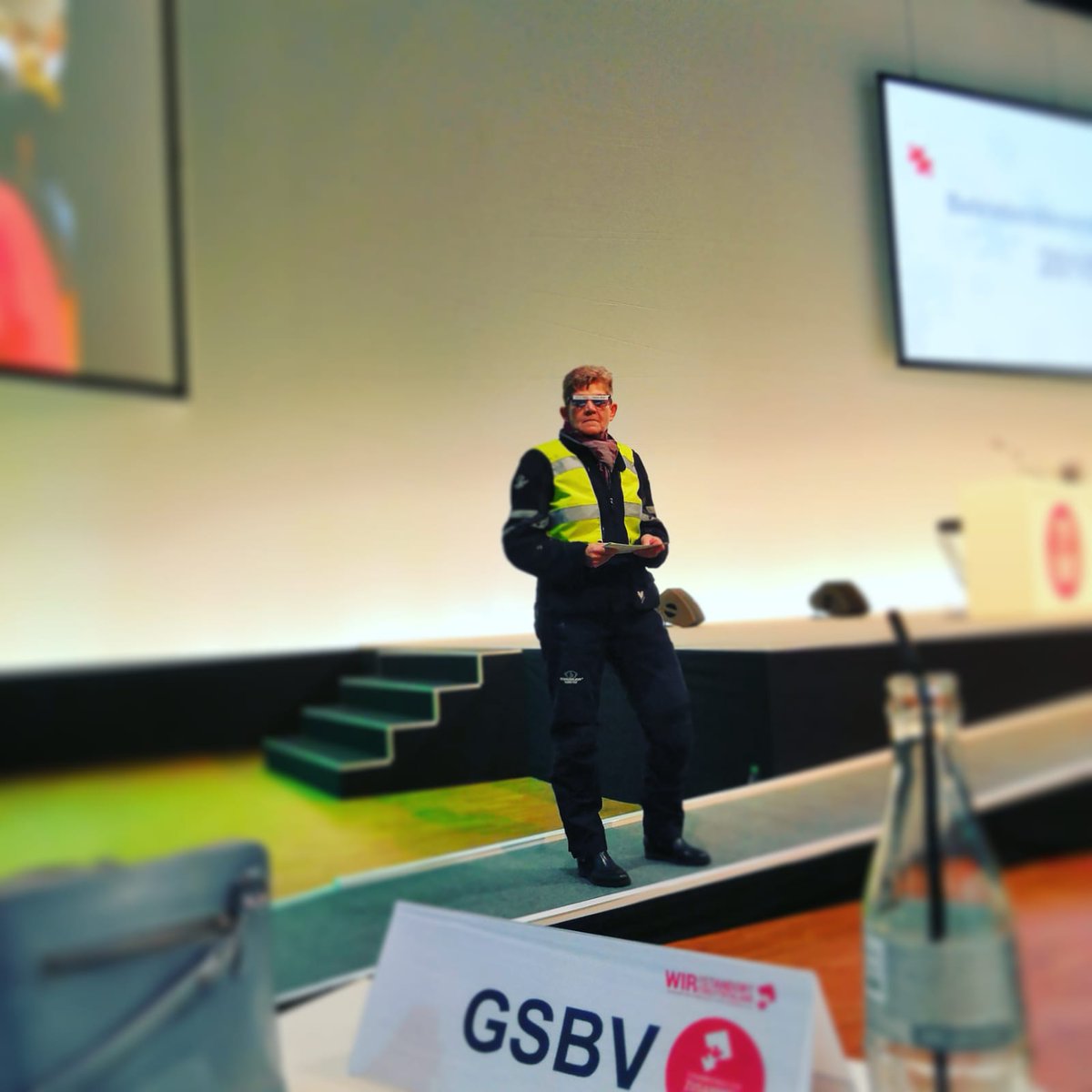 Der etwas andere Bericht der #Gesamtschwerbehindertenvertretung der <a href="/Siemens/">Siemens</a>  AG auf der #BRV2018 in #Berlin. 😄 Aktuelle Themen humorvoll präsentiert. <a href="/GerlindeAumill3/">Gerlinde Aumiller</a> <a href="/angela_holzmann/">Angela Holzmann</a> <a href="/BirgitSteinborn/">Birgit Steinborn</a> #Versammlung #Mitbestimmung #RaisingInclusion #DiversityandInclusion #sketch