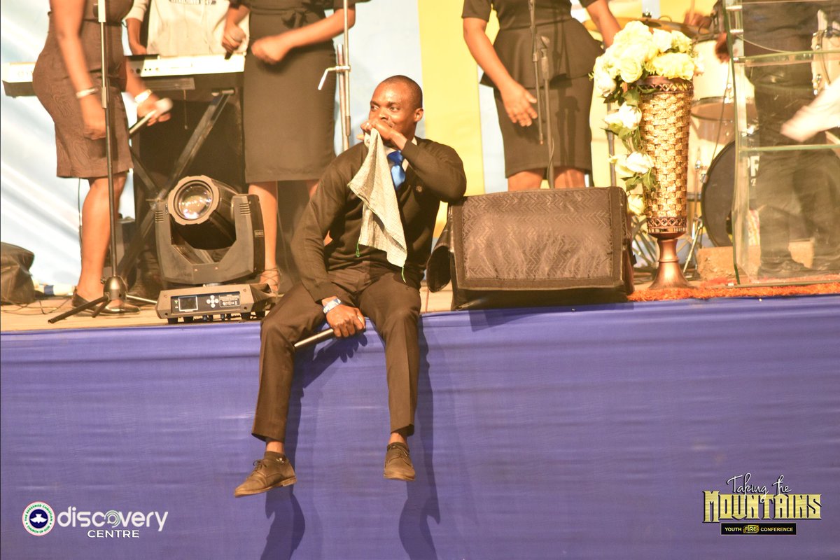 RCCGDC's tweet photo. Because of Jesus
Everyday na shakara I dey do

Double blessings
I dey receive!
#PowerNight
#TakingTheMountains
#YFCDAY1 #YFC2018 #YouthConference
#YouthFireConference 
#RCCGDC #RCCGDiscoveryCentre https://t.co/tONSe0Hzhg