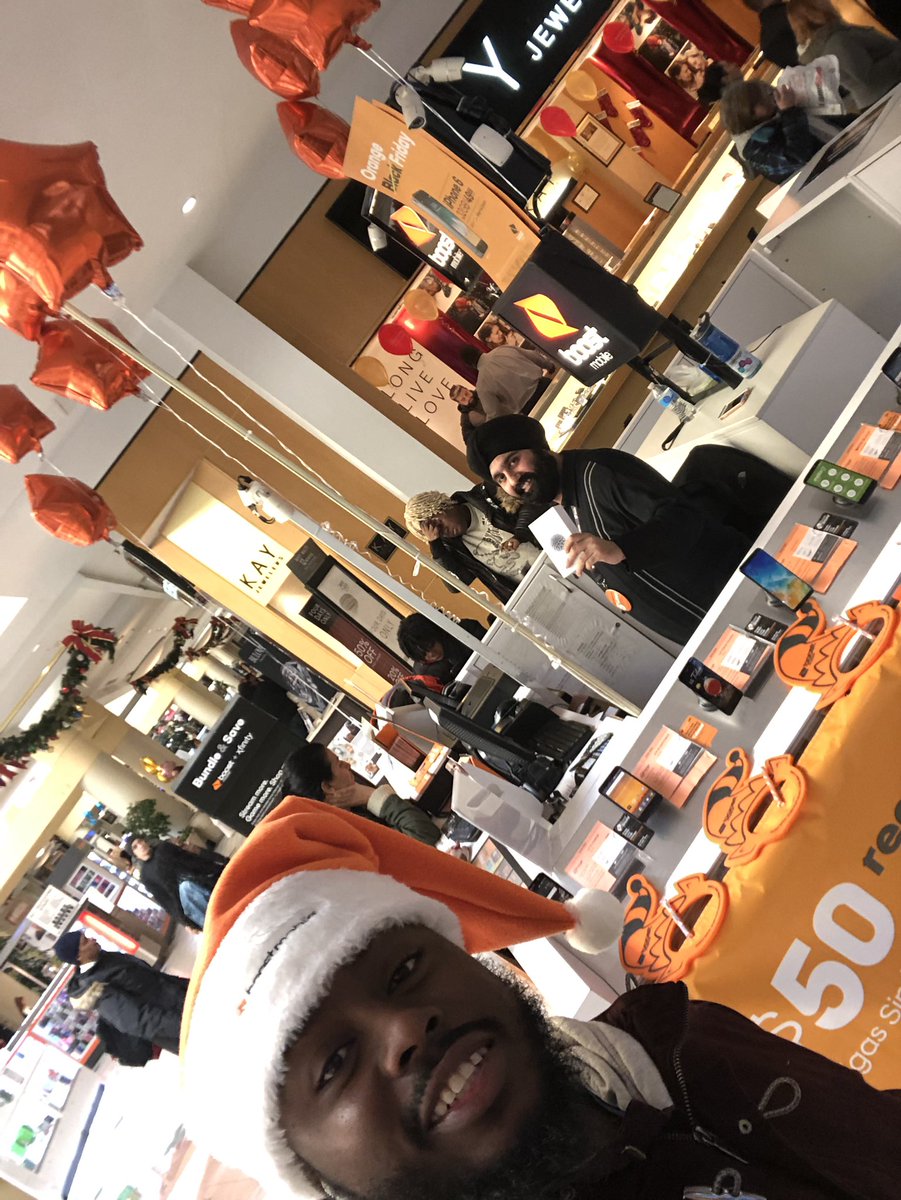 We are on a roll here at Mr. Wireless here at Eastpoint Mall, stop by and see what the hype is about #GoBoost #BoostMobile