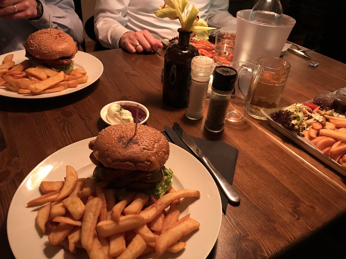 JosiSchlichting's tweet image. Vorbereitung auf das #agilebarcamp mit @BVB_Sued_11 #agileleipzig