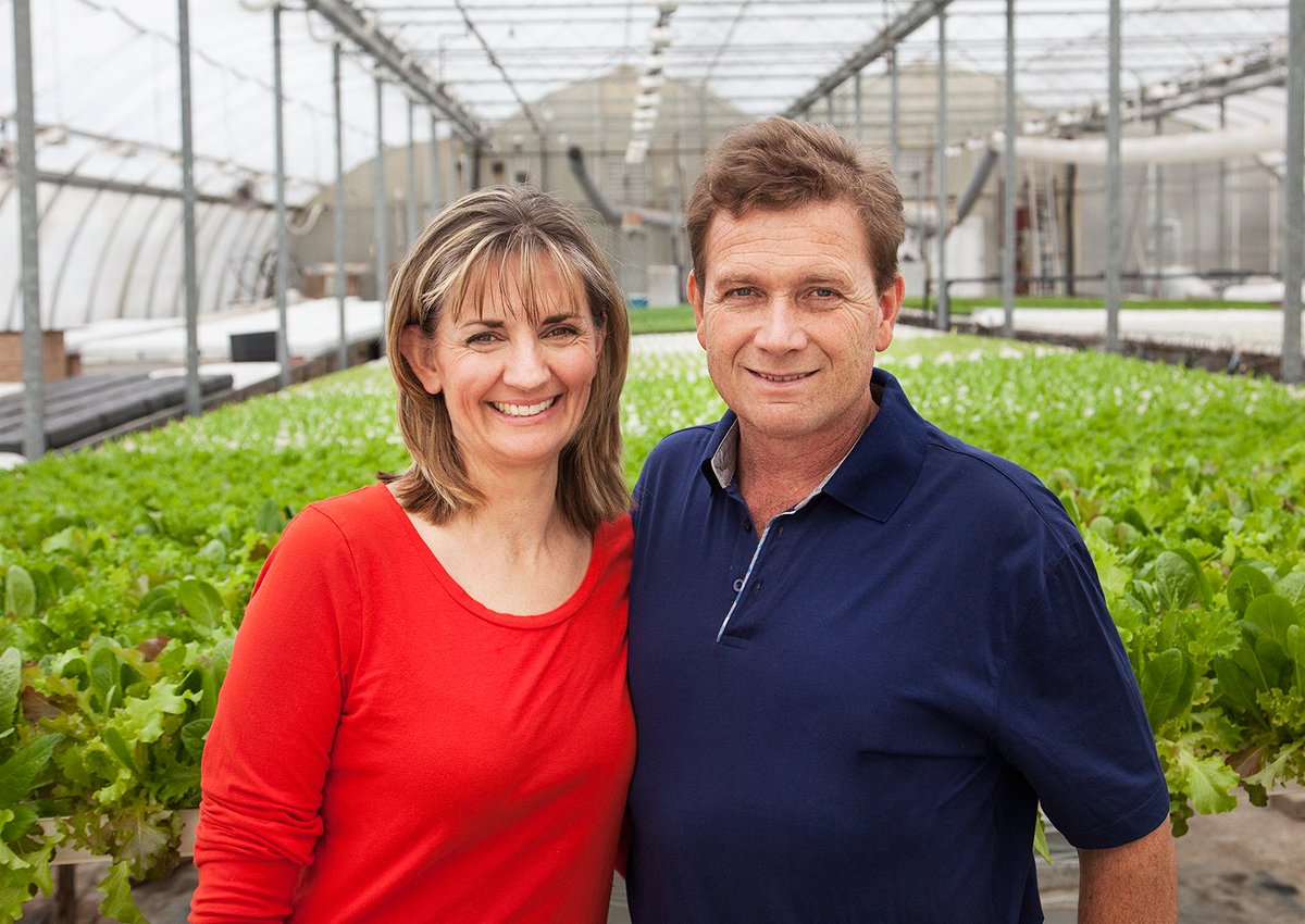 Know your farmer, #knowyourfood, #eatwithconfidence.  Worried about #Romaine? Read bit.ly/2Bs5H3BAs on how to find some you can eat with confidence. As if we needed another reason to love <a href="/SlegersGreens/">Slegers Greens</a>!
#lovelocal #knowyourfarmer #integrity #traceability