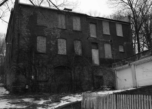 john_f_leonard's tweet photo. Are the boards there to keep people out ...or keep something in?
#GatewaysToHell #AmWriting #Horror https://t.co/6z5aQgtebB
